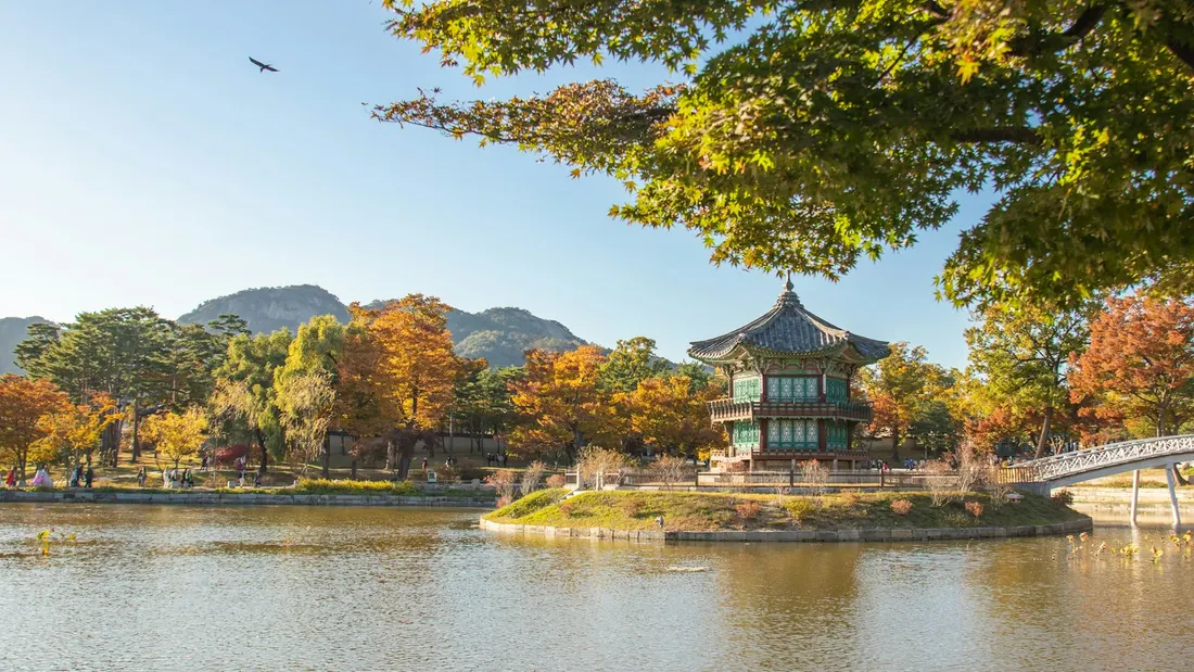 Gyeongbokgung Palace pavilion with Bukaksan mountain behind