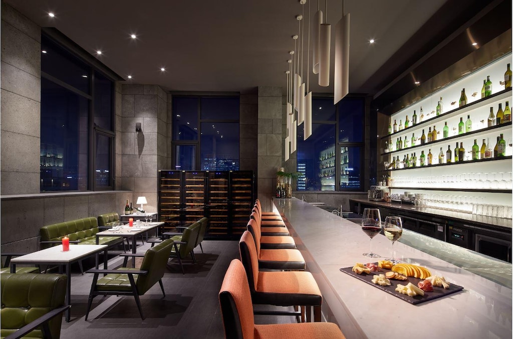 Bar/lounge