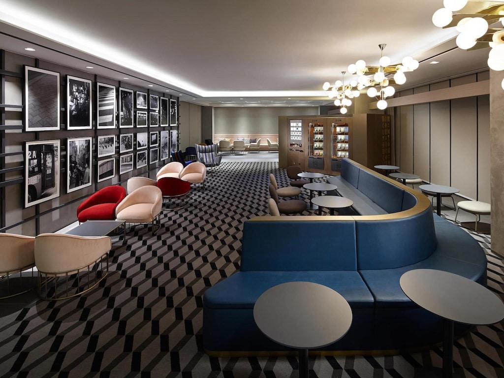 Bar/lounge