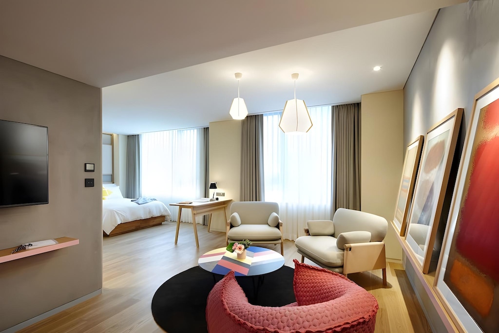 Guest room