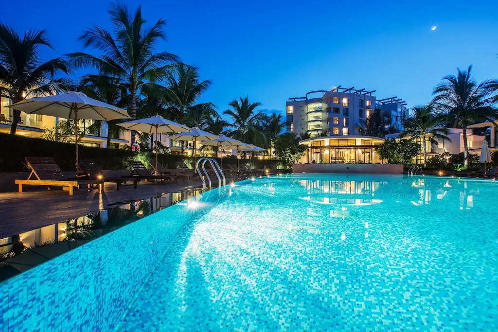Swimming pool